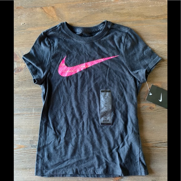 black pink and blue nike shirt